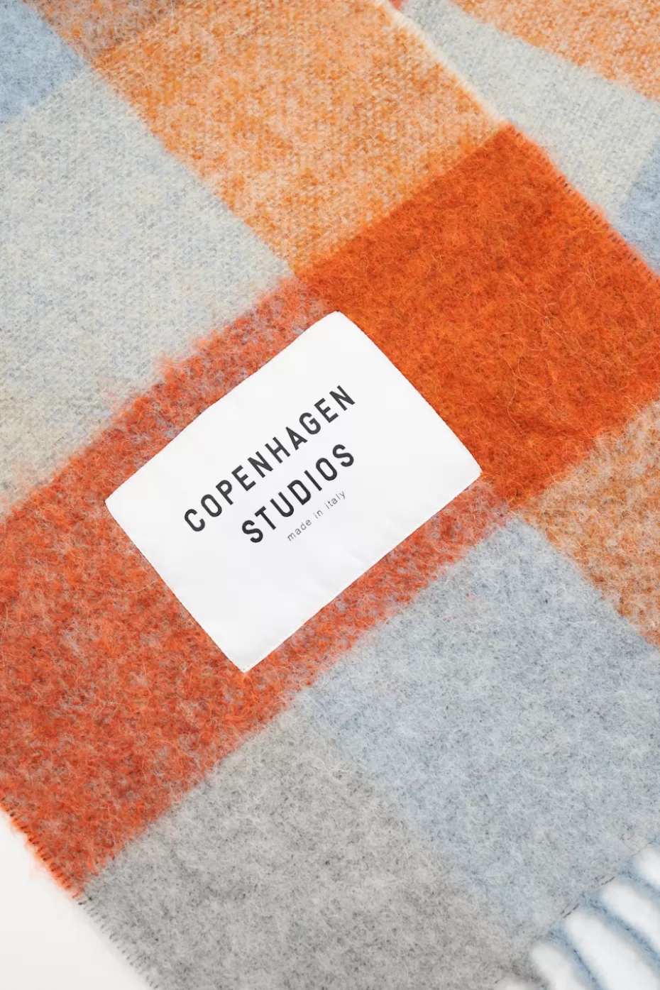 Scarves^COPENHAGEN STUDIOS CPH SHAWL 2 Wool Mix blue/orange